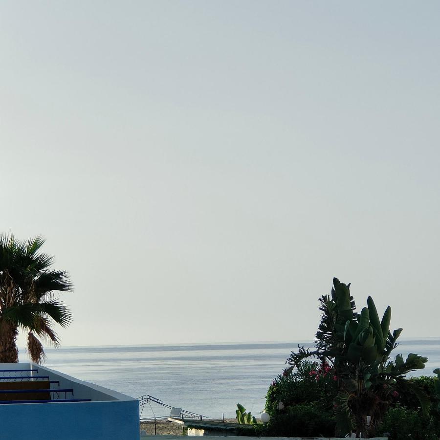 Appartamento I Puritani On The Beach Giardini Naxos Exterior foto