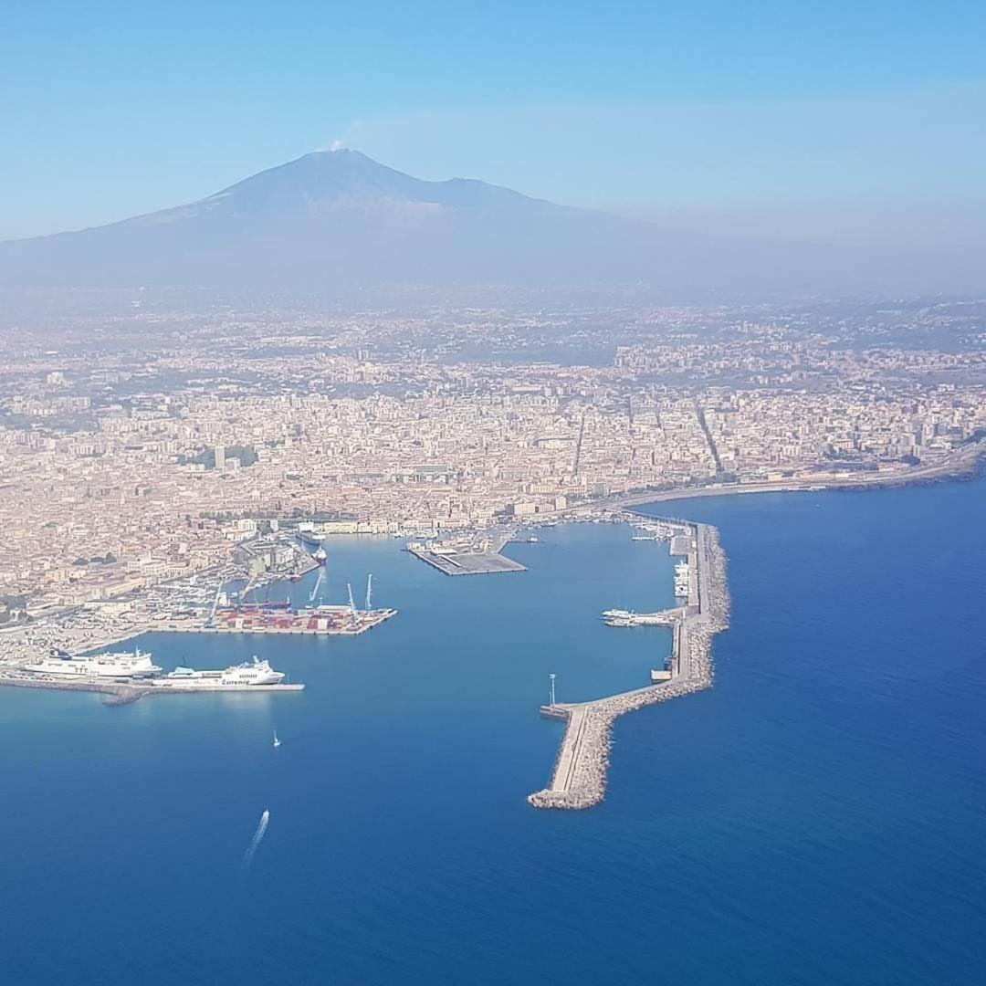Appartamento I Puritani On The Beach Giardini Naxos Exterior foto