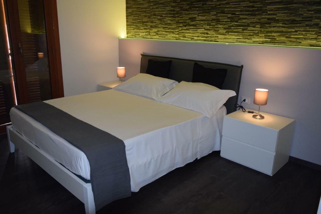Appartamento I Puritani On The Beach Giardini Naxos Exterior foto