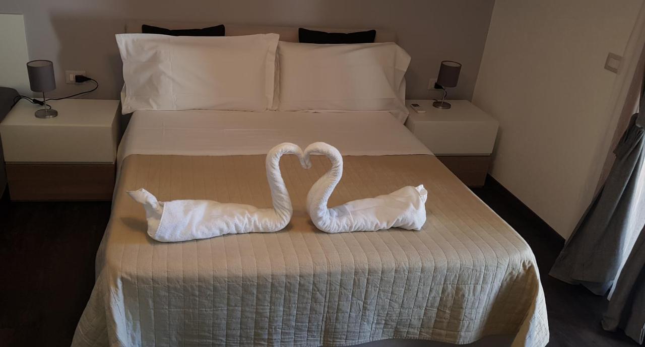 Appartamento I Puritani On The Beach Giardini Naxos Exterior foto